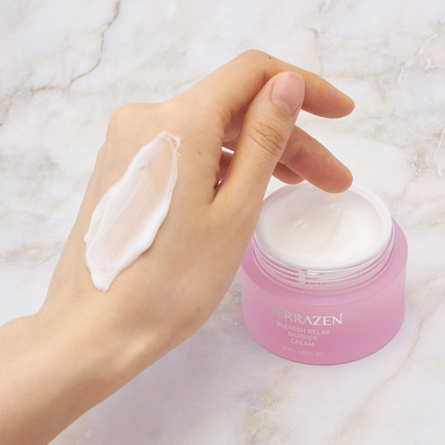 Кремово-гелева текстура TERRAZEN Blemish Relax Barrier Cream
