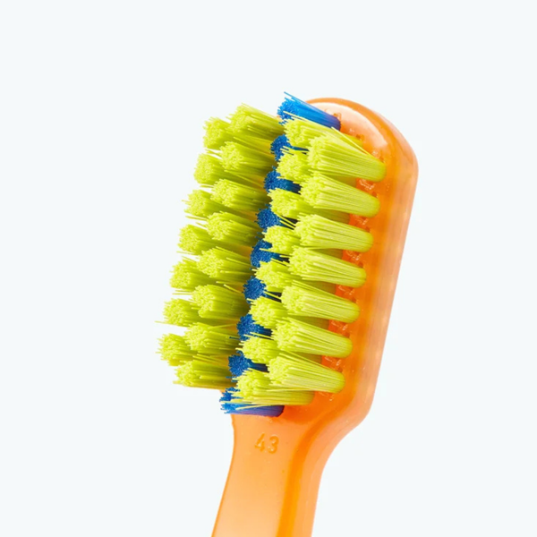 Ортодонтична зубна щітка з заглибленням Curaprox CS 5460 Ortho 1101642 фото