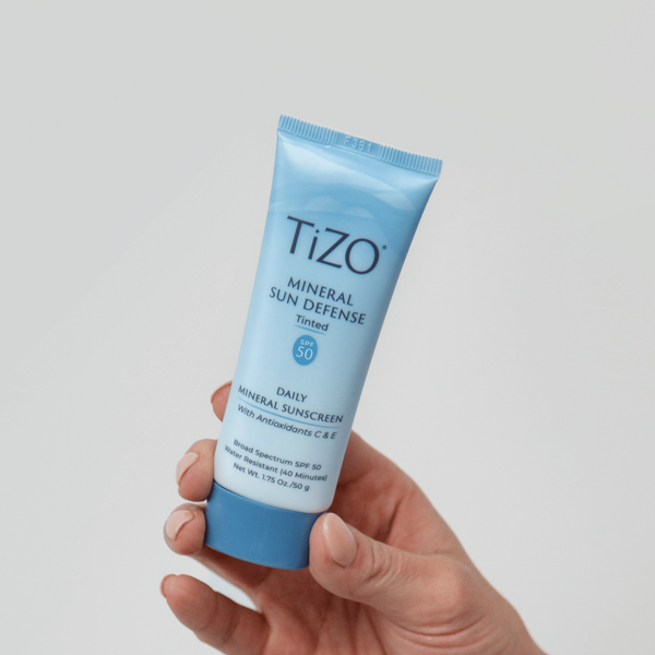 Мінеральний сонцезахисний крем з відтінком TiZO Mineral Sun Defense Tinted SPF 50, 50 г 110031 фото